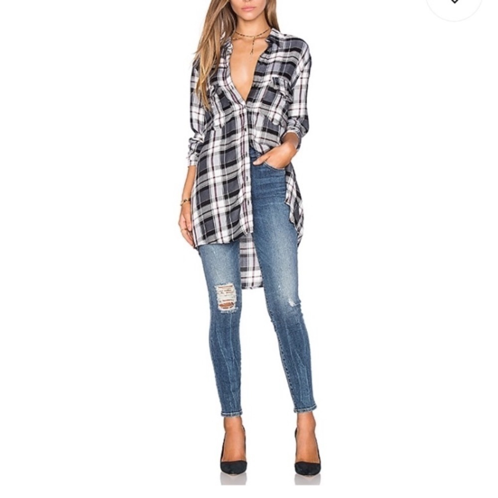 Cupcakes and Cashmere Cruz high low flannel top Medium
